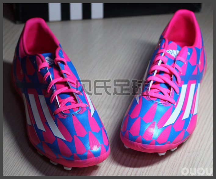 阿迪 F10 中端足球鞋 欧冠配色 499元