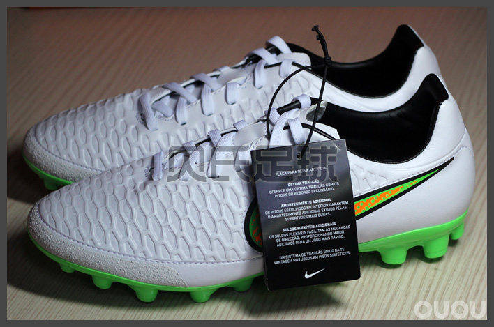 新款耐克 白色 鬼牌 足球鞋 429元