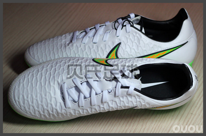 新款耐克 白色 鬼牌 足球鞋 429元