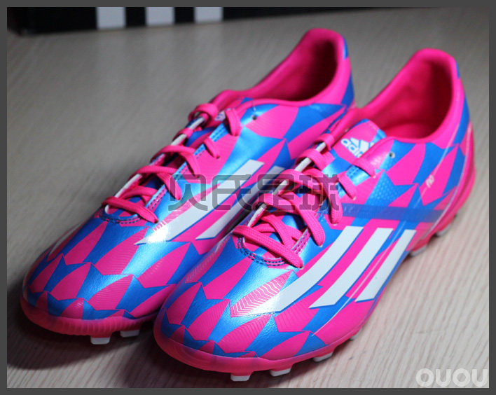 阿迪 F10 中端足球鞋 欧冠配色 499元