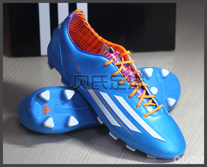 年终终极促销 F30 阿迪足球鞋 次顶级 348元抢购中!!