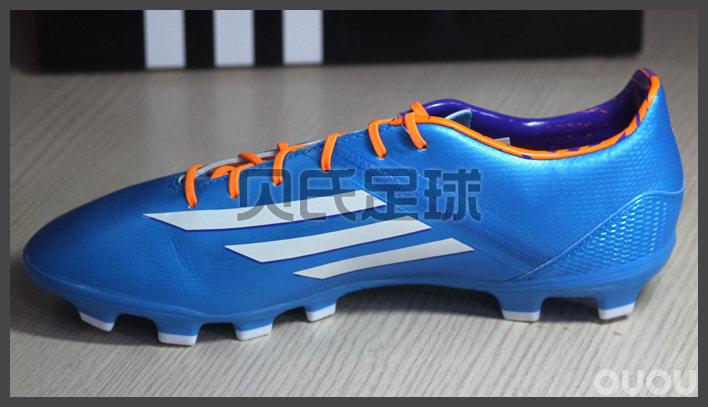 年终终极促销 F30 阿迪足球鞋 次顶级 348元抢购中!!