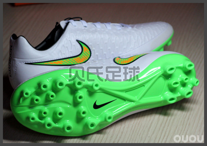 新款耐克 白色 鬼牌 足球鞋 429元