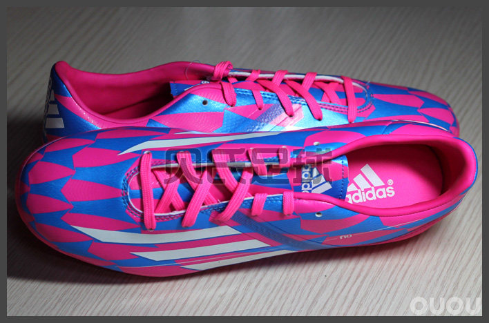 阿迪 F10 中端足球鞋 欧冠配色 499元