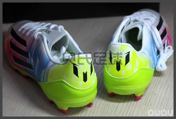中端梅西足球鞋 降价了!358元!!!年终促销!!!