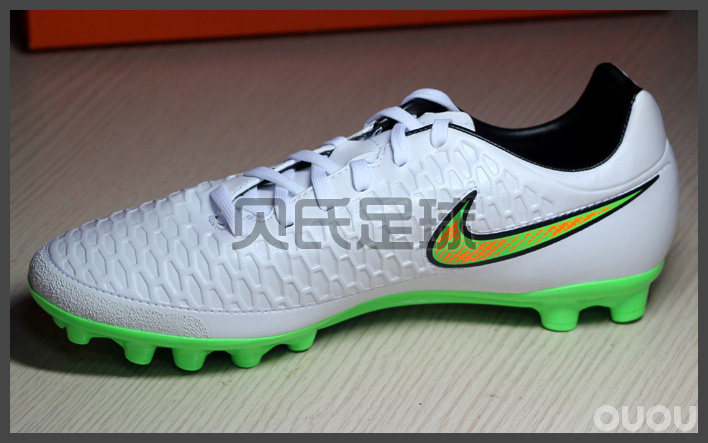 新款耐克 白色 鬼牌 足球鞋 429元