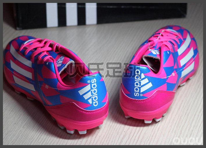 阿迪 F10 中端足球鞋 欧冠配色 499元