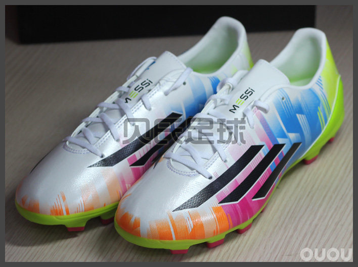 中端梅西足球鞋 降价了!358元!!!年终促销!!!