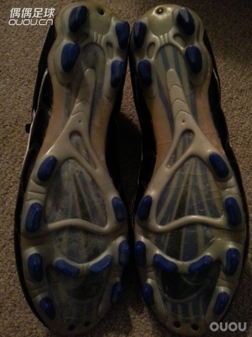 今儿个不发球鞋,说件有意思的事