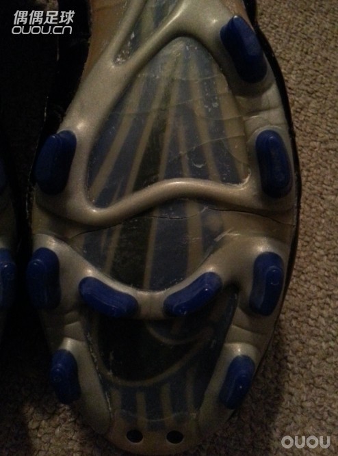 今儿个不发球鞋,说件有意思的事