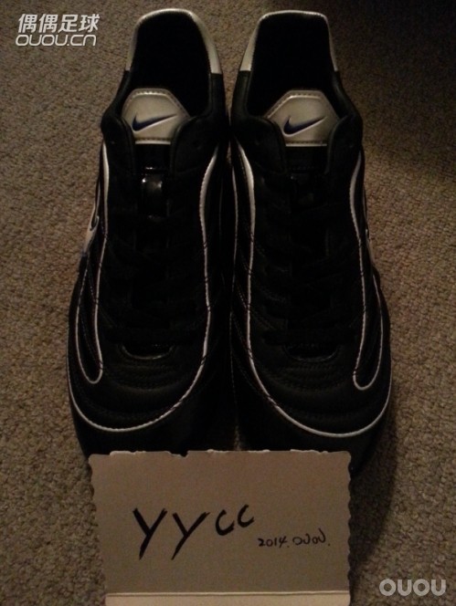 今儿个不发球鞋,说件有意思的事