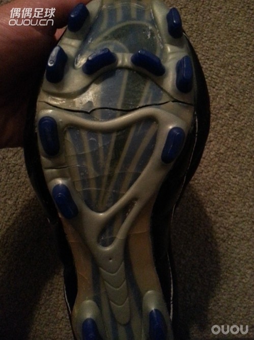 今儿个不发球鞋,说件有意思的事