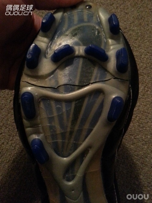 今儿个不发球鞋,说件有意思的事