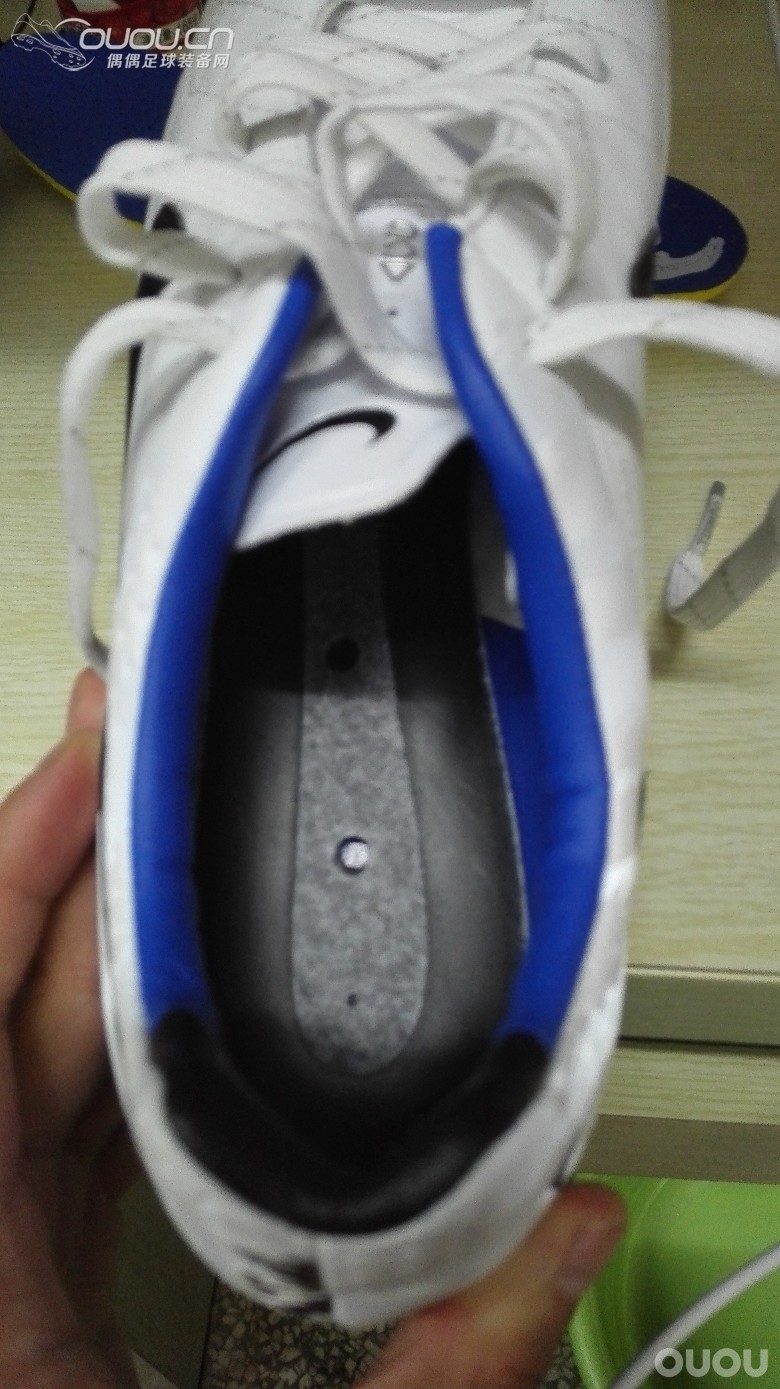 求大神鉴定传奇5反光配色FG真假