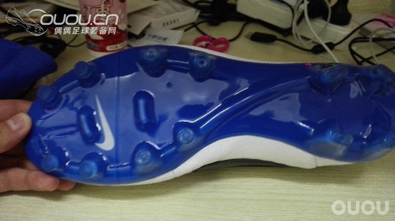 求大神鉴定传奇5反光配色FG真假