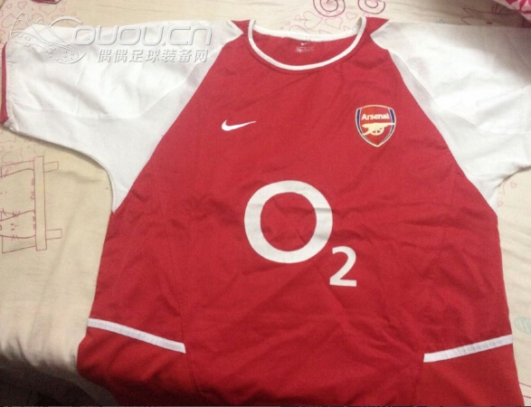 《鉴定》求大神02-03赛季阿森纳球衣问题