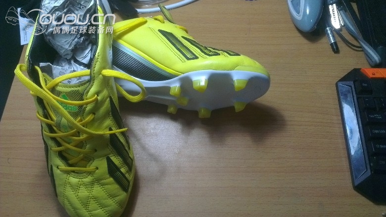 求各位大神帮忙鉴定顶级F50iii皮版FG真假谢谢。