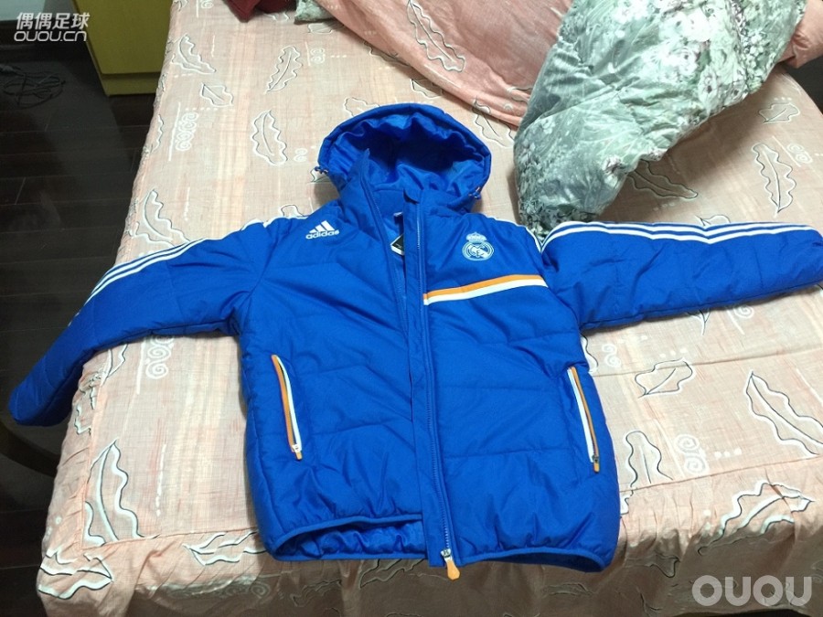 刚买的皇马棉衣,求大神鉴定