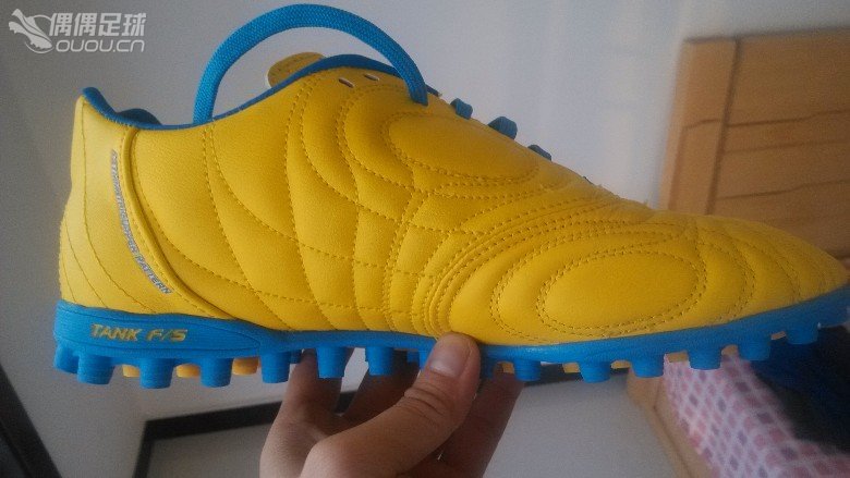 关于韩国KIKA  tank-kc 足球鞋的测评