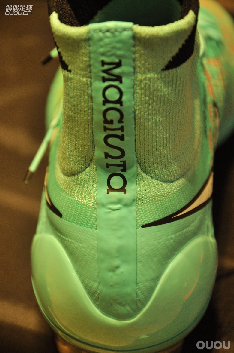 Magista 糖果蓝 测评!新赛季,新战靴!!