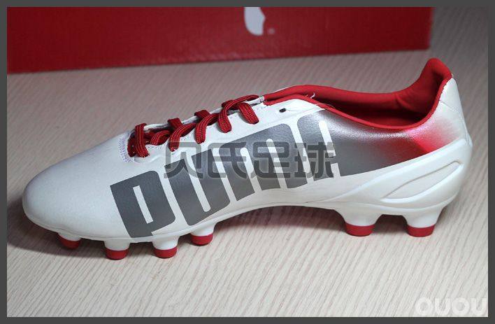 次顶级 puma 白色足球鞋 限量!偶偶专享价300包邮!