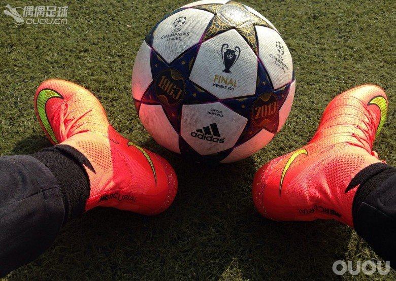 昨天下午把限量首发红配色的Elastico Superfly IC下地实战了,感觉不错~~