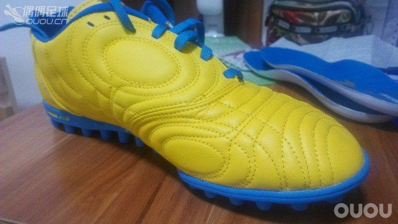 购得韩国kika足球鞋( R7 TANK KC)一双 ,尚未实战,请大家品鉴