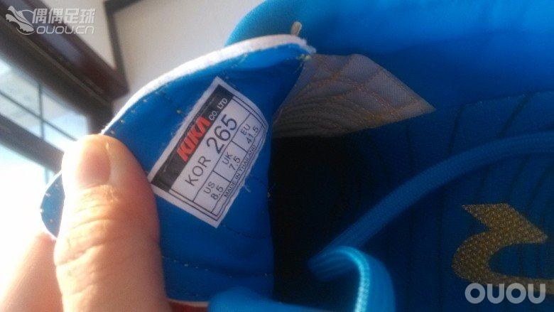 购得韩国kika足球鞋( R7 TANK KC)一双 ,尚未实战,请大家品鉴
