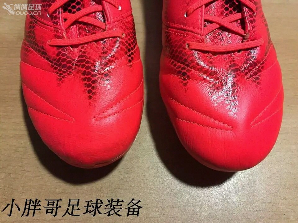 求问这双红龙F505皮版的是正品还是厂货??