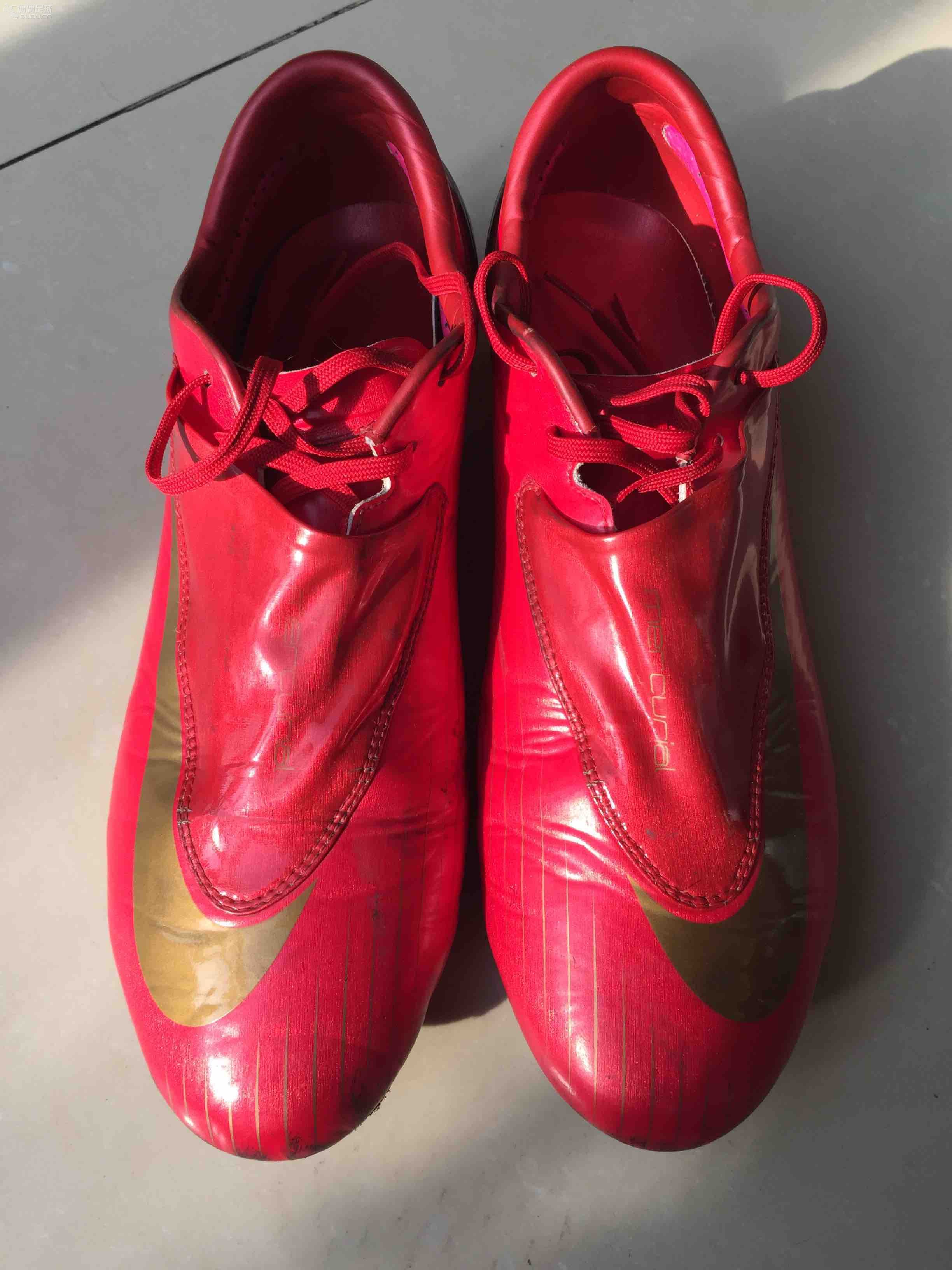 聊聊我的足球鞋记忆…刺客4代顶级….