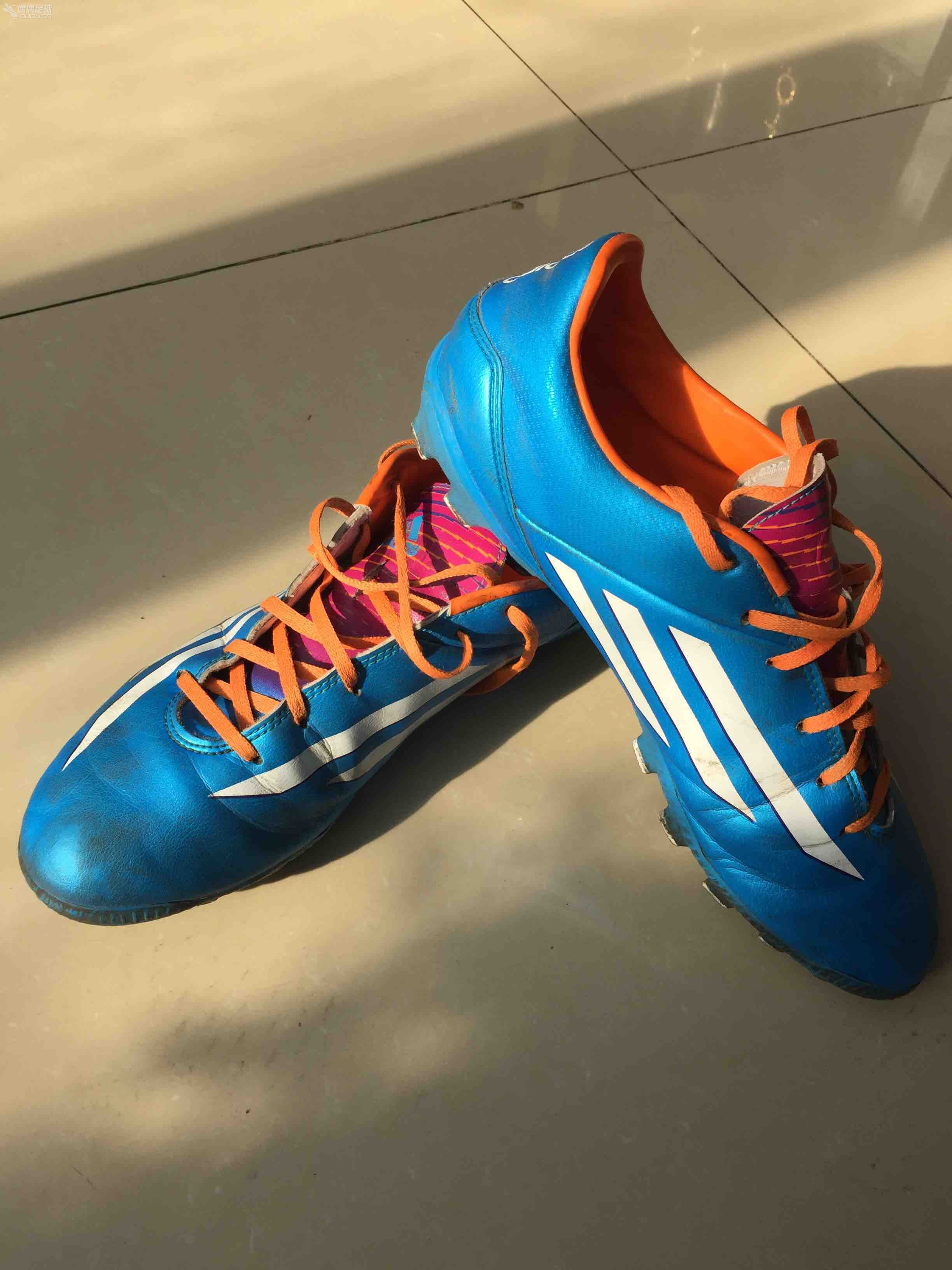 聊聊我的足球鞋记忆…刺客4代顶级….