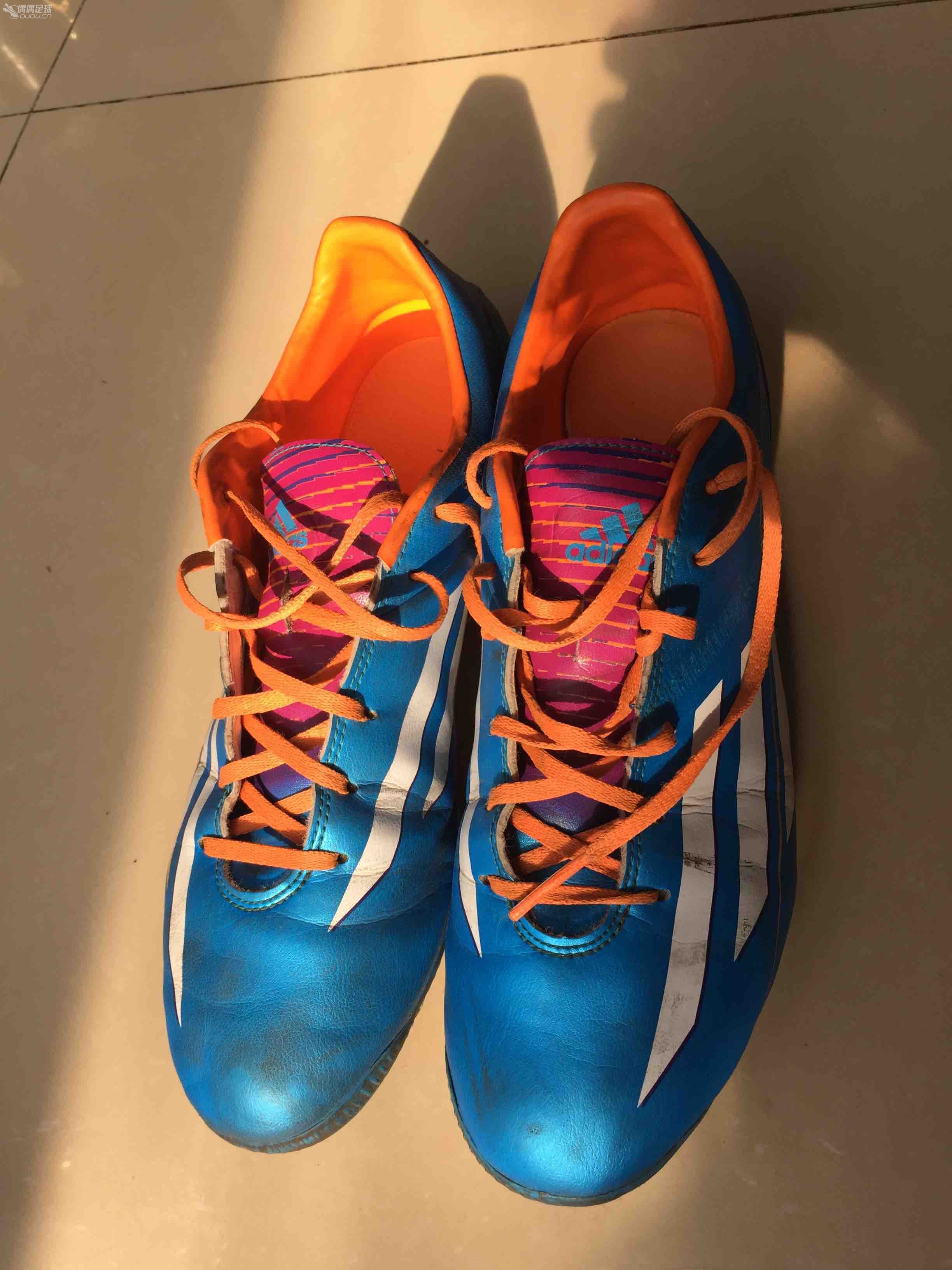 聊聊我的足球鞋记忆…刺客4代顶级….