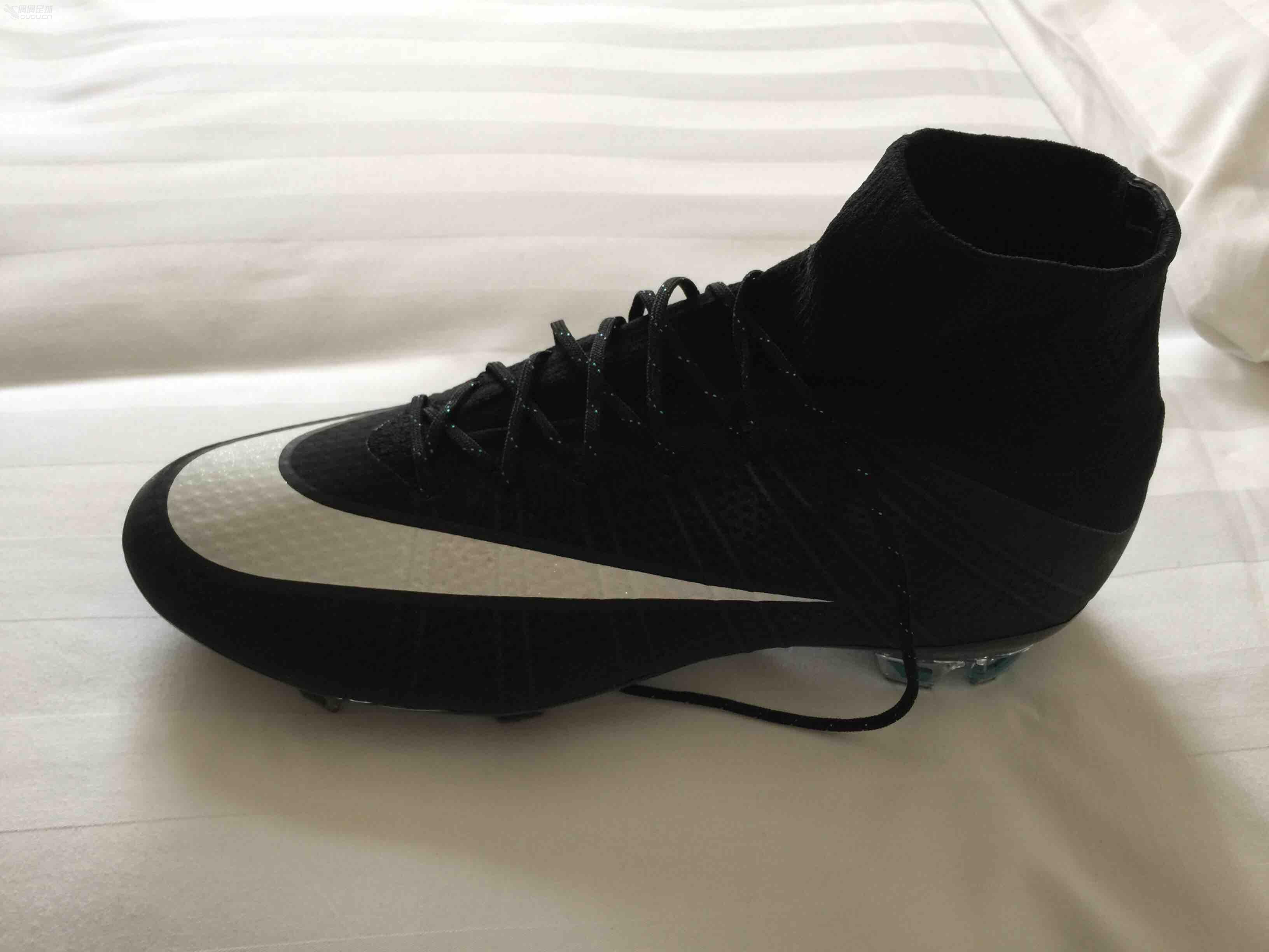 新买的鞋子。。。透透气