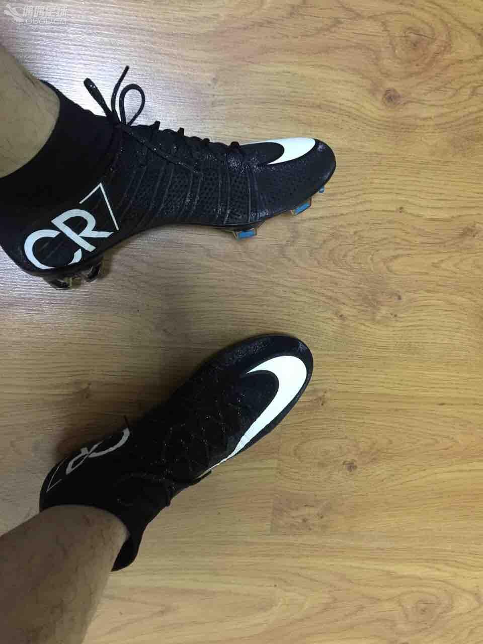 新买的鞋子。。。透透气