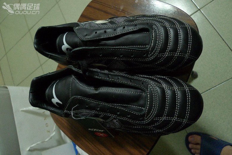 全新刺客13AG44码换全新耐克43码或阿迪42.5码TF,260元可出不包不刀,北京可面谈。