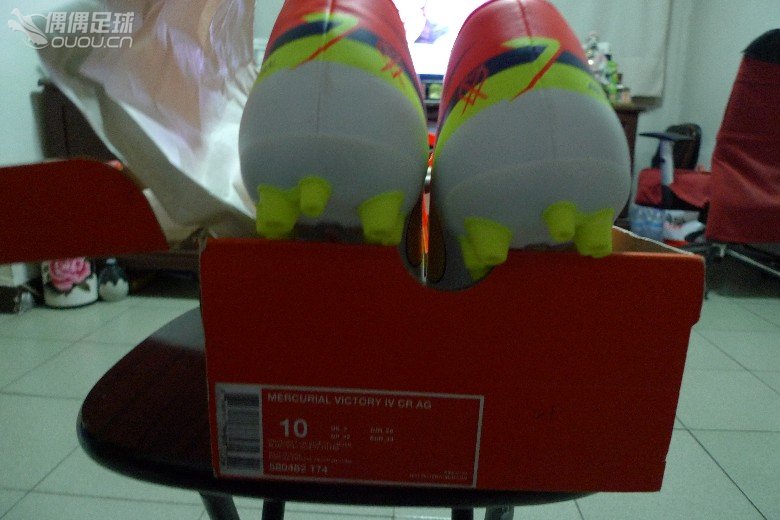 全新刺客13AG44码换全新耐克43码或阿迪42.5码TF,260元可出不包不刀,北京可面谈。