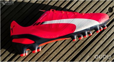 2015年值得关注的轻量化足球鞋