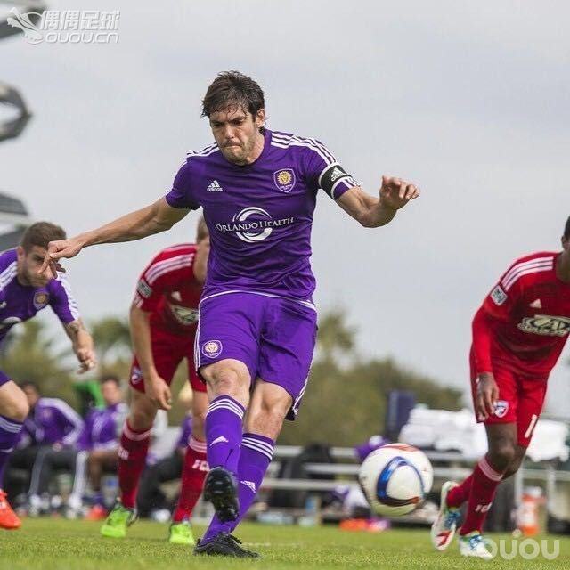 卡卡首秀大联盟穿着卡卡4代 我也来应个景 飘4SG出场