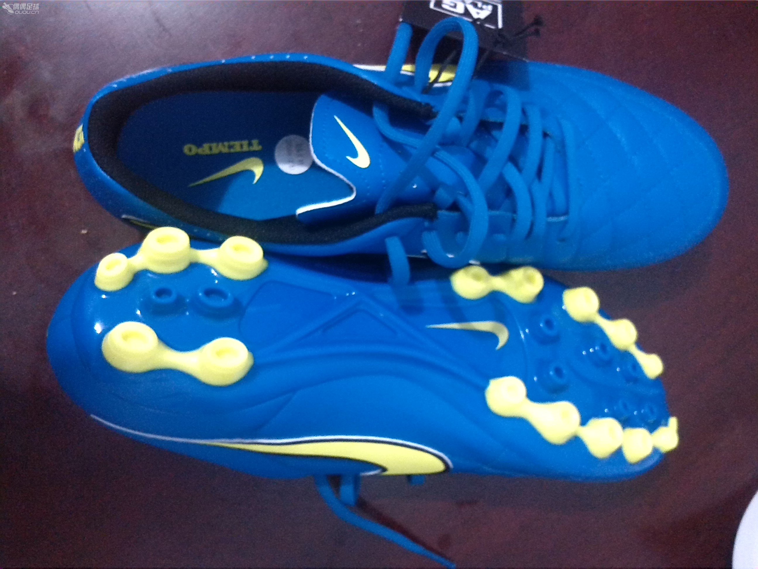 求各位大神帮忙鉴定下此鞋。