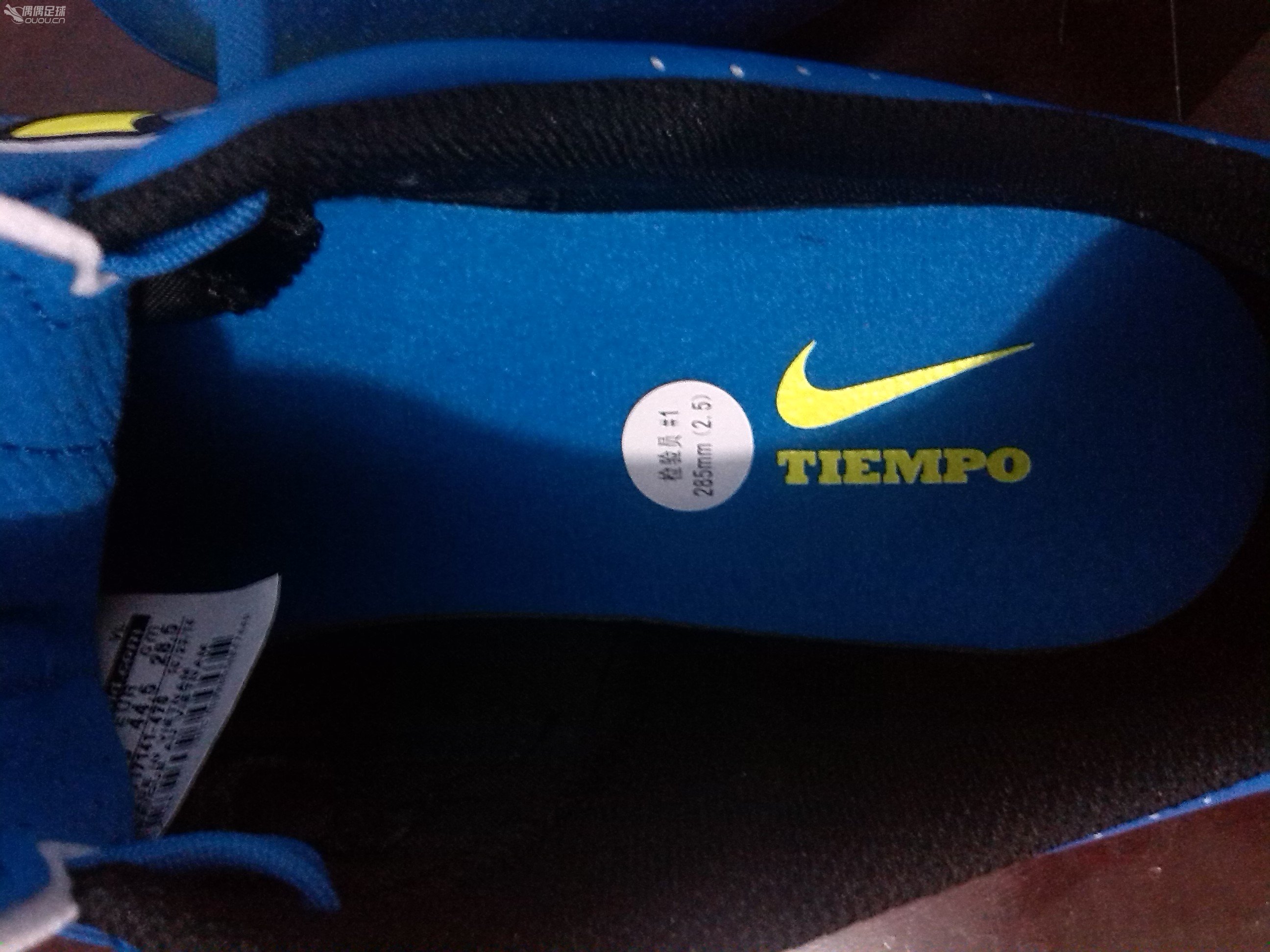 求各位大神帮忙鉴定下此鞋。