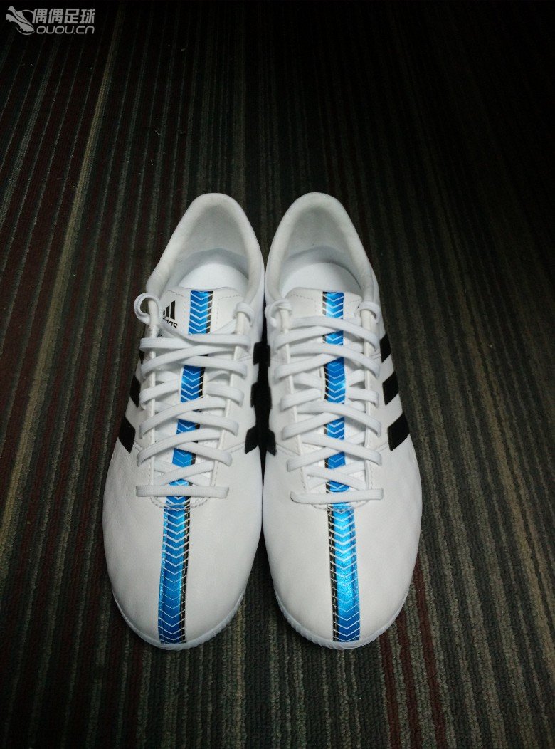 新入手adidas  11NOVA AG