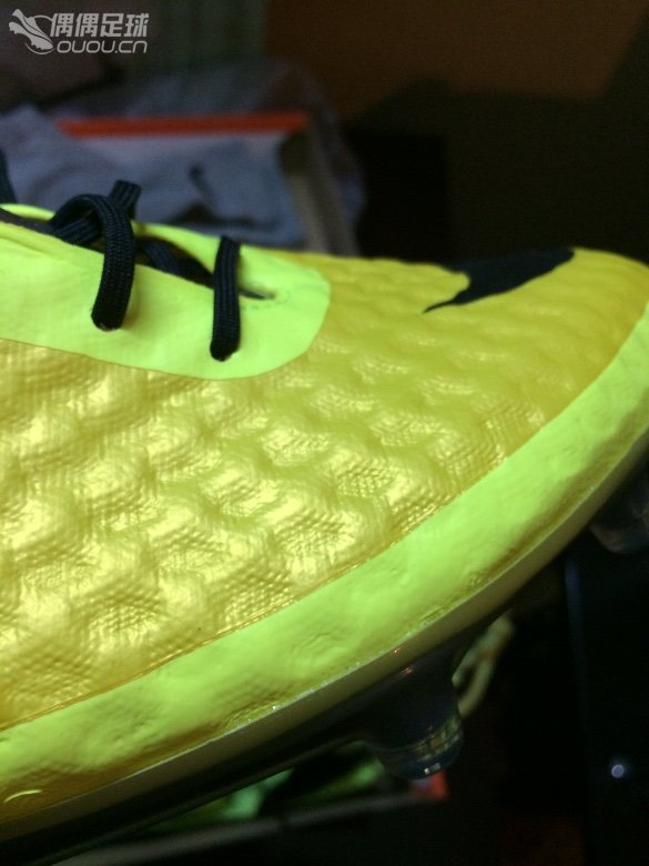 新入手毒蜂,求鉴定真假