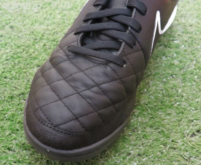 NIKE TIEMPO LEGACY TF 传奇5次顶级碎钉 暗黑和锋芒夺目白色 两色入 特价499