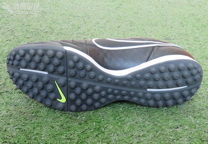 NIKE TIEMPO LEGACY TF 传奇5次顶级碎钉 暗黑和锋芒夺目白色 两色入 特价499