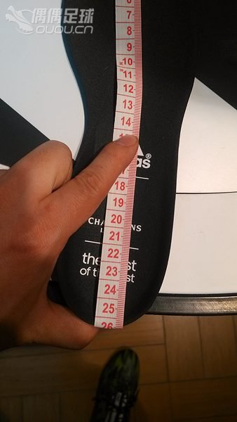 今天去鞋店试了鞋(绿龙顶级f50)。。。。。。