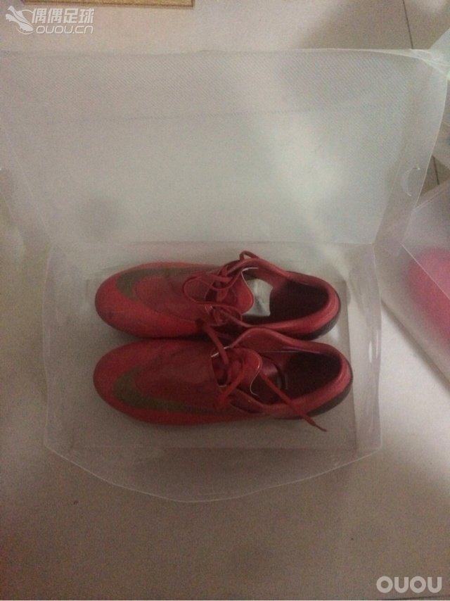 最近踢球的战靴!