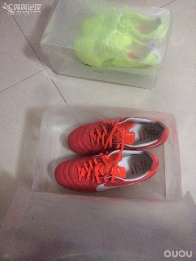 最近踢球的战靴!