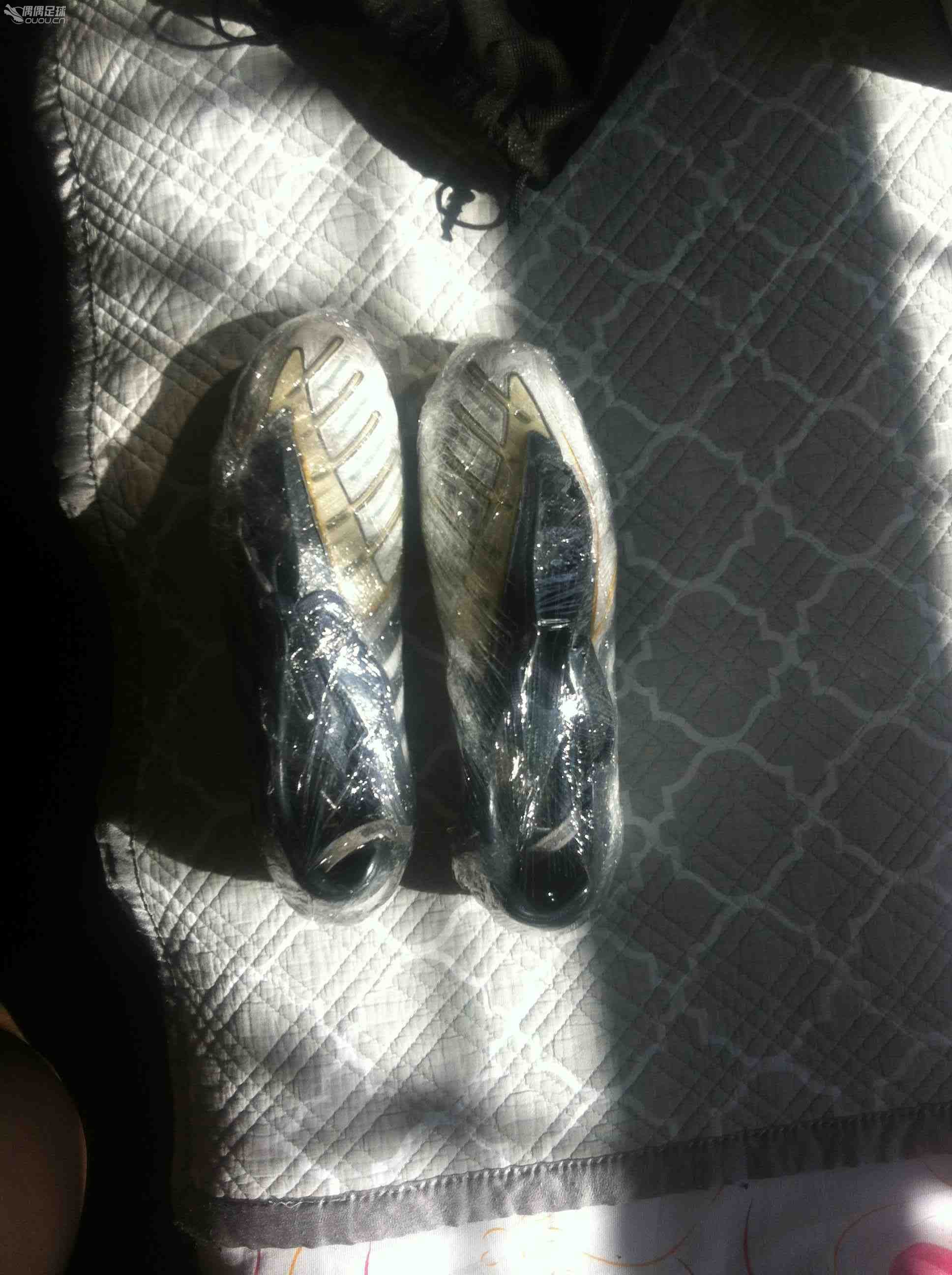 估计是论坛首发 球鞋收藏神器