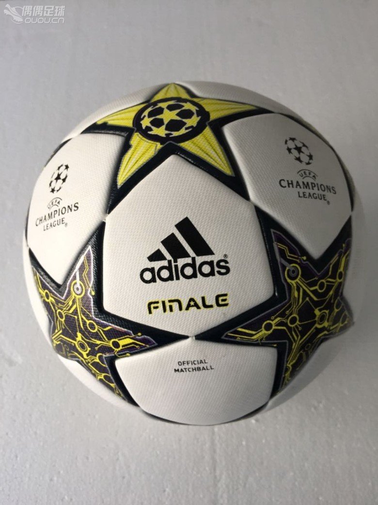 第一颗顶级球2012-2013赛季欧冠黄星星