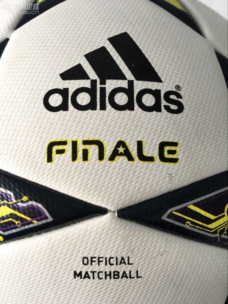 第一颗顶级球2012-2013赛季欧冠黄星星